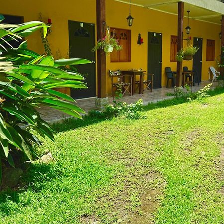 Posada Turistica Rocas De Cabo Marzo Bahia Solano Exterior photo