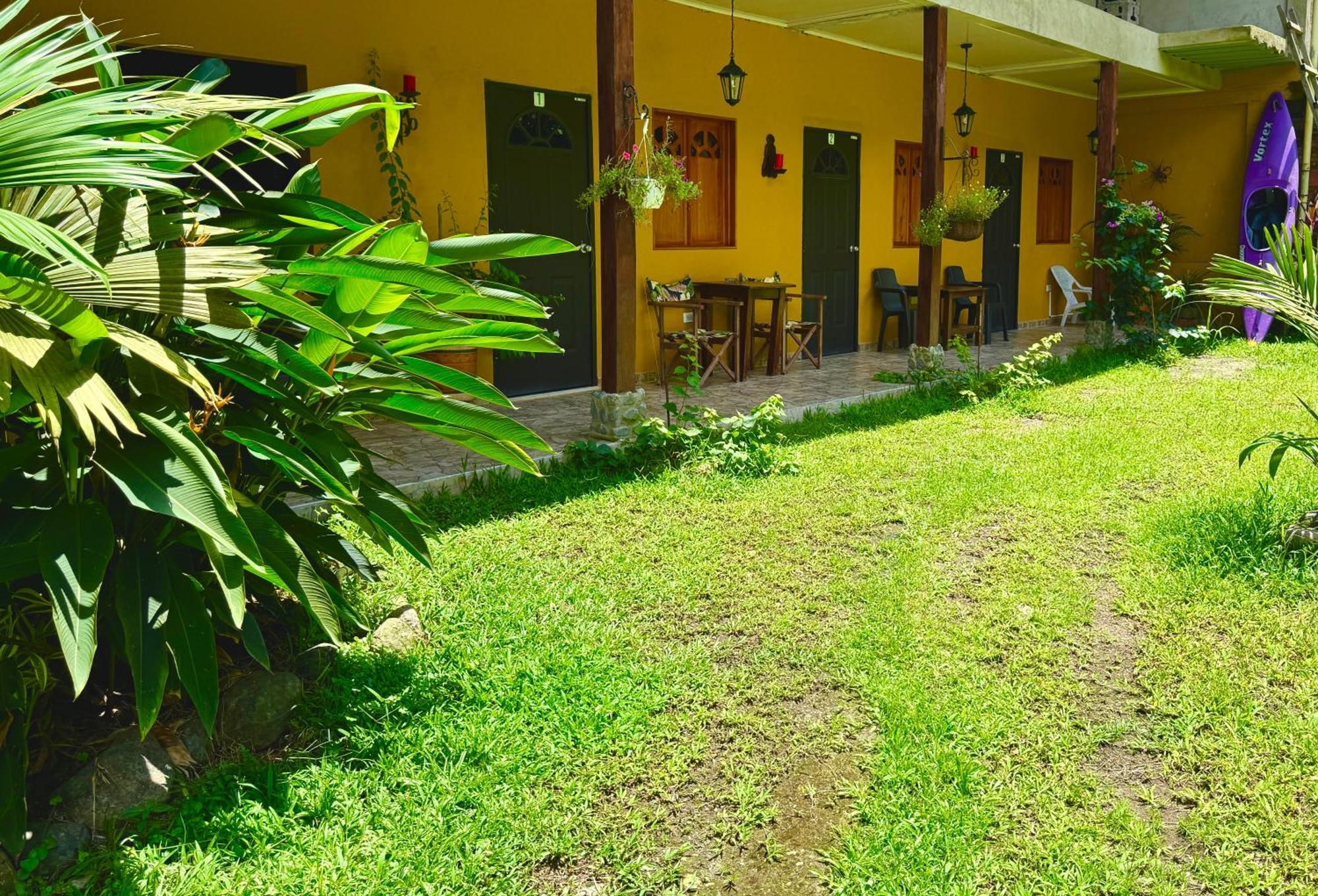 Posada Turistica Rocas De Cabo Marzo Bahia Solano Exterior photo